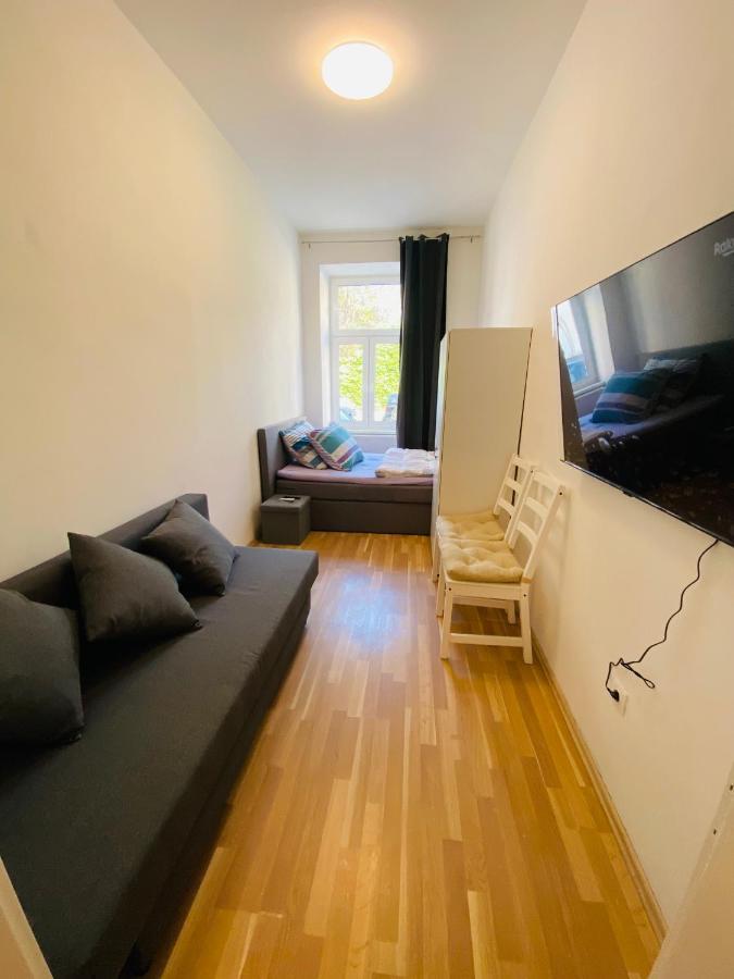 Niceapartmenthollergasse 1a *